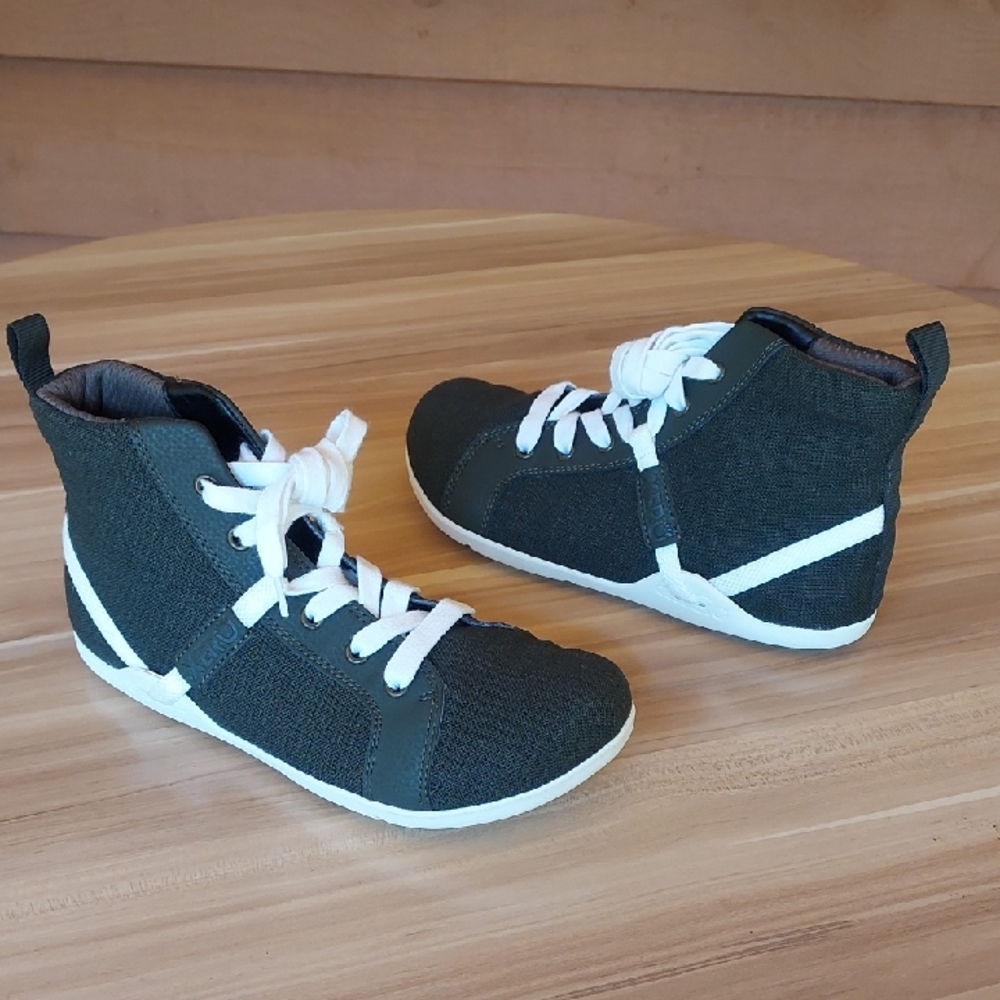 Zero Toronto Womens Hightop Sneakers